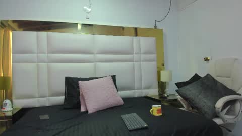 Snapshot of latin_couple20y chatting on 08-02-26, 10:41 Johana y Santiago online show from 08-02-26, 10:41