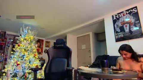 Sara y Andy online show from 12-15-25, 01:54