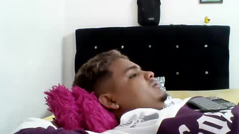 Snapshot of latin_curiousxxx chatting on 09-15-25, 12:05 latin_curiousxxx online show from 09-15-25, 12:05