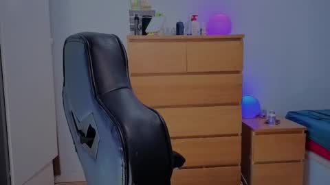  Free OF online show from 10-10-25, 10:25