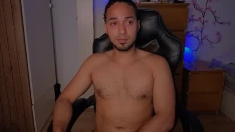 Snapshot of latin_luxury_i chatting on 06-26-26, 05:17 Free OF online show from 06-26-26, 05:17