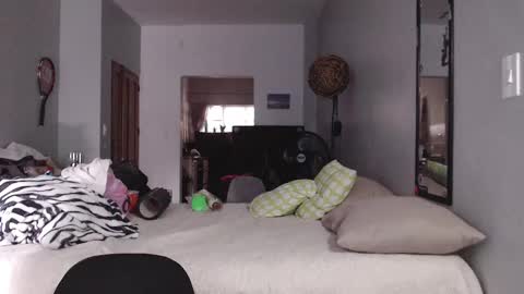 Snapshot of latin_meg chatting on 01-16-25, 02:08 M E G A N online show from 01-16-25, 02:08