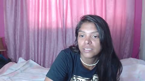 Snapshot of latin_meg chatting on 10-22-25, 01:33 M E G A N online show from 10-22-25, 01:33