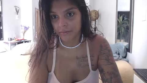 Snapshot of latin_meg chatting on 11-21-25, 04:38 M E G A N online show from 11-21-25, 04:38