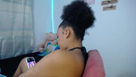 Snapshot of latin_rihanna_j chatting on 09-25-25, 05:22 karen online show from 09-25-25, 05:22