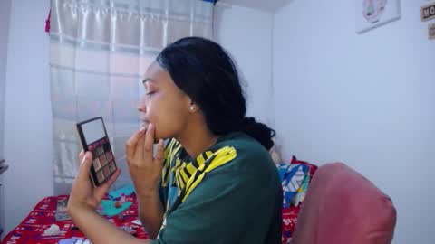 Snapshot of latin_rihanna_j chatting on 10-07-25, 10:18 karen online show from 10-07-25, 10:18