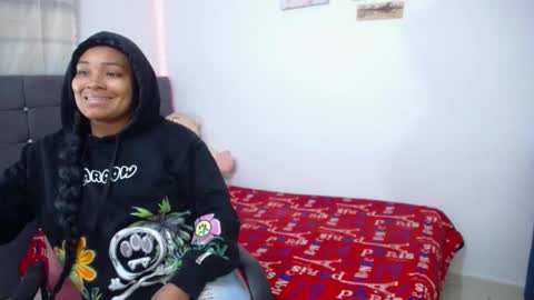 Snapshot of latin_rihanna_j chatting on 10-17-25, 04:15 karen online show from 10-17-25, 04:15