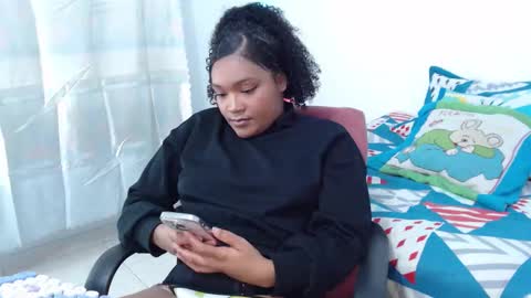 Snapshot of latin_rihanna_j chatting on 11-29-25, 01:52 karen online show from 11-29-25, 01:52