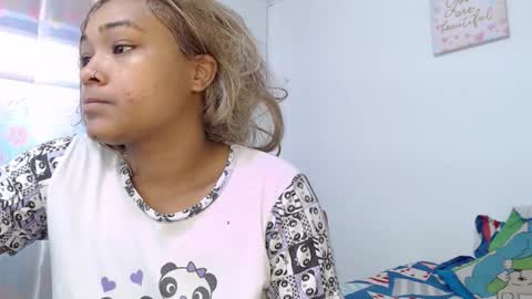 Snapshot of latin_rihanna_j chatting on 01-12-26, 02:55 karen online show from 01-12-26, 02:55