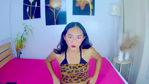 Snapshot of latina_kia chatting on 11-22-25, 08:46 latina_kia online show from 11-22-25, 08:46