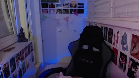 Snapshot of latina_mia chatting on 02-06-25, 04:14 miiiiiiaaaa online show from 02-06-25, 04:14