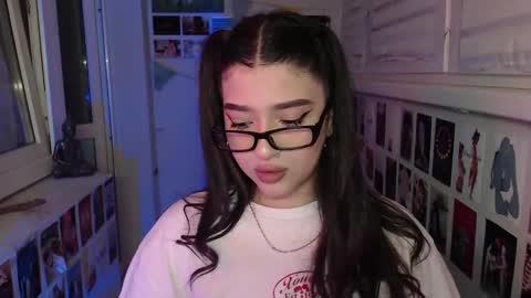 Snapshot of latina_mia chatting on 02-09-25, 12:06 miiiiiiaaaa online show from 02-09-25, 12:06