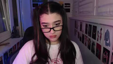 Snapshot of latina_mia chatting on 02-09-25, 03:11 miiiiiiaaaa online show from 02-09-25, 03:11