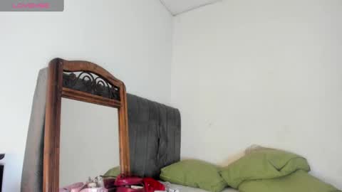 Snapshot of latinaastepmomm chatting on 09-17-25, 01:35 angelina online show from 09-17-25, 01:35