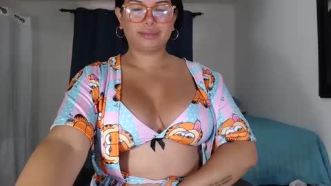 FLOR SALVAJE online show from 09-11-25, 03:01