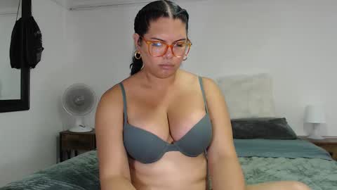 FLOR SALVAJE online show from 10-15-25, 06:41