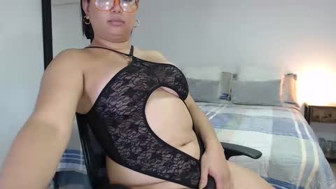 FLOR SALVAJE online show from 11-30-25, 06:23