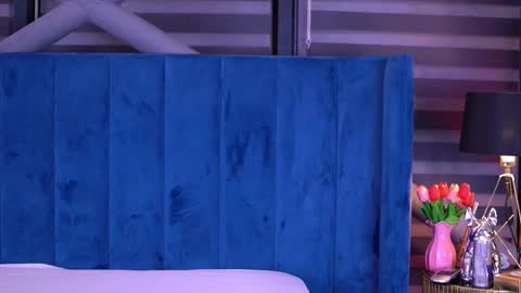 Snapshot of latinaloco chatting on 02-14-26, 06:48 Latina online show from 02-14-26, 06:48