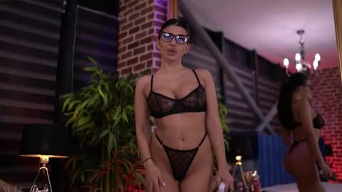 Snapshot of latinaloco chatting on 03-01-26, 06:54 Latina online show from 03-01-26, 06:54