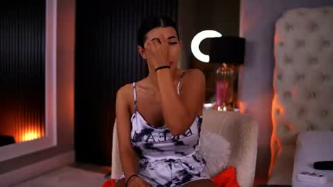 Snapshot of latinaloco chatting on 07-19-26, 06:22 Latina online show from 07-19-26, 06:22