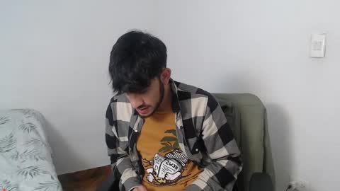 Snapshot of latinbunny7779 chatting on 12-12-24, 10:52 camilo online show from 12-12-24, 10:52