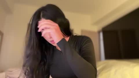 Hi -  online show from 03-08-26, 01:36