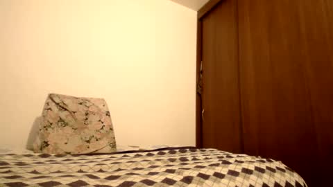 Snapshot of latinndexter chatting on 09-20-25, 02:12 DEXTER online show from 09-20-25, 02:12