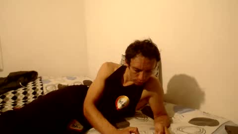 Snapshot of latinndexter chatting on 10-22-25, 11:15 DEXTER online show from 10-22-25, 11:15