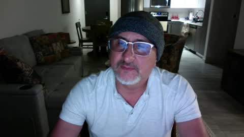 QS - INDEPENDENT MODEL online show from 01-22-25, 03:09