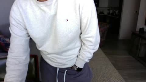 QS - INDEPENDENT MODEL online show from 01-25-25, 06:35