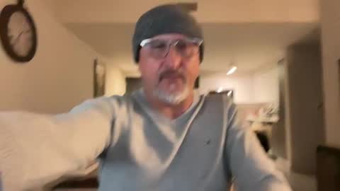 QS - INDEPENDENT MODEL online show from 03-09-25, 11:35