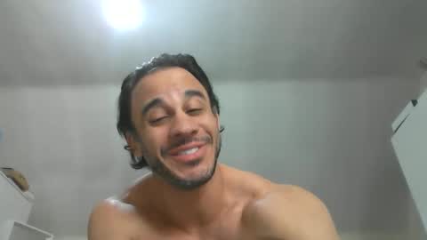 latino_rodri online show from 05-15-26, 05:36