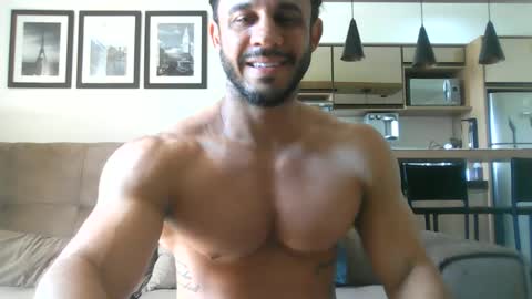 latino_rodri online show from 06-16-26, 04:09