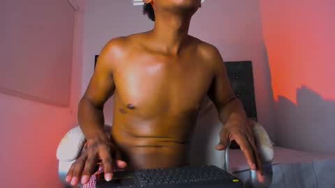 Snapshot of latinodark chatting on 02-28-26, 04:46 latinodark online show from 02-28-26, 04:46