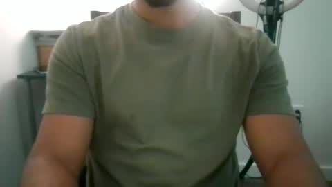 Snapshot of latinromeo1a chatting on 09-16-25, 03:24 latinromeo1a online show from 09-16-25, 03:24