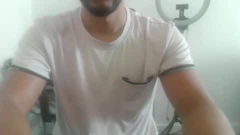 Snapshot of latinromeo1a chatting on 09-18-25, 01:24 latinromeo1a online show from 09-18-25, 01:24