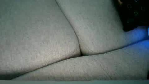 Snapshot of latinromeo1a chatting on 04-19-26, 04:17 latinromeo1a online show from 04-19-26, 04:17