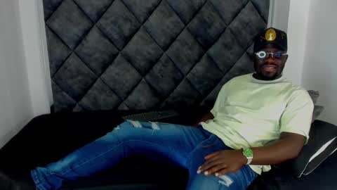 LEANDRO online show from 09-27-25, 03:22