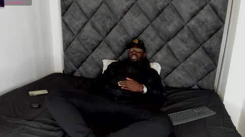 LEANDRO online show from 10-16-25, 04:24