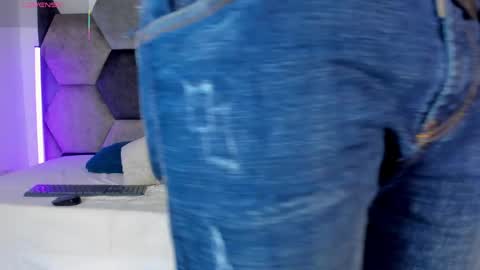 LEANDRO online show from 04-16-26, 03:40