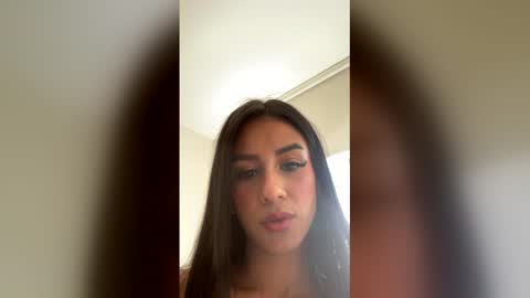 Laura Valmont online show from 03-16-26, 06:56