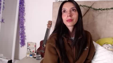 Laura online show from 06-08-26, 12:25