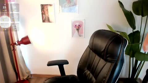 Snapshot of laukyubey1 chatting on 04-25-26, 07:55 laukyubey1 online show from 04-25-26, 07:55