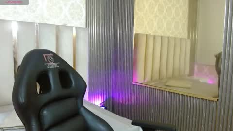 laulin_tay online show from 02-08-26, 03:54