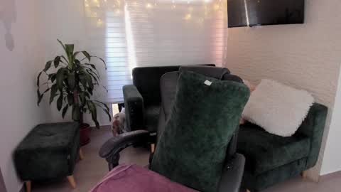 Snapshot of laura__cruz chatting on 01-22-25, 11:34 laura cruz online show from 01-22-25, 11:34