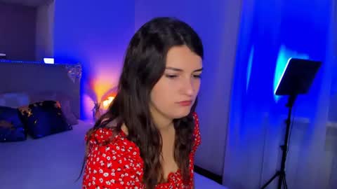 Snapshot of laura__leee chatting on 06-12-26, 05:06 Laura online show from 06-12-26, 05:06