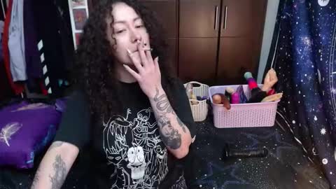  Wen  online show from 10-30-25, 05:24