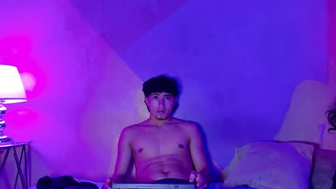 Snapshot of laura_and_kevin chatting on 09-15-25, 02:06 laura_and_kevin online show from 09-15-25, 02:06