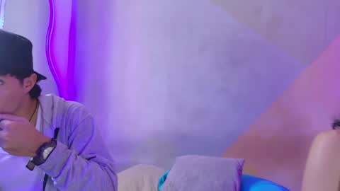 Snapshot of laura_and_kevin chatting on 09-29-25, 02:11 laura_and_kevin online show from 09-29-25, 02:11