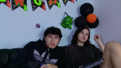 Snapshot of laura_and_kevin chatting on 10-07-25, 04:37 laura_and_kevin online show from 10-07-25, 04:37